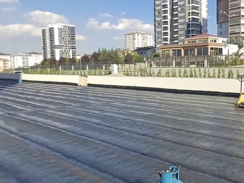 Teras çatıda tamamlanmış su yalıtımı
