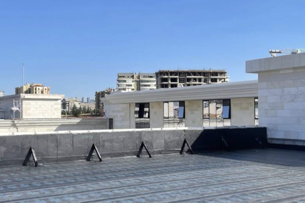 Çatı arasında yalıtım uygulaması